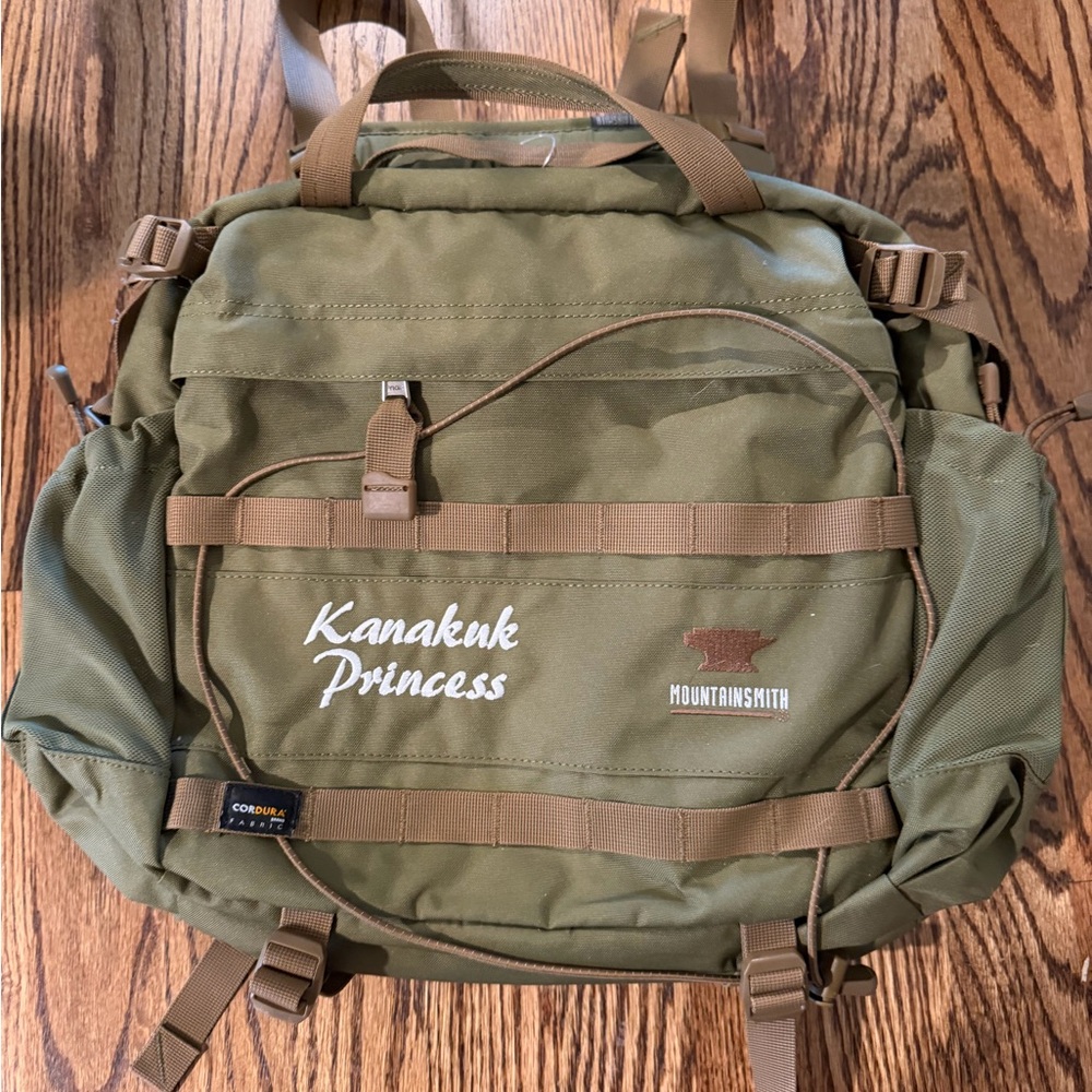 Embroidered Mountainsmith Lumbar Bag